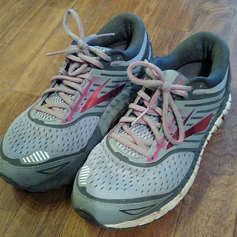 Women's Brooks running shoes
